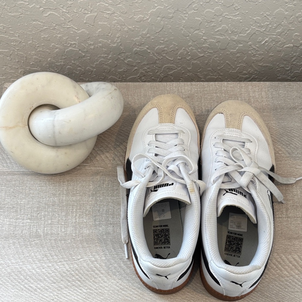 Puma White and Beige Sneakers